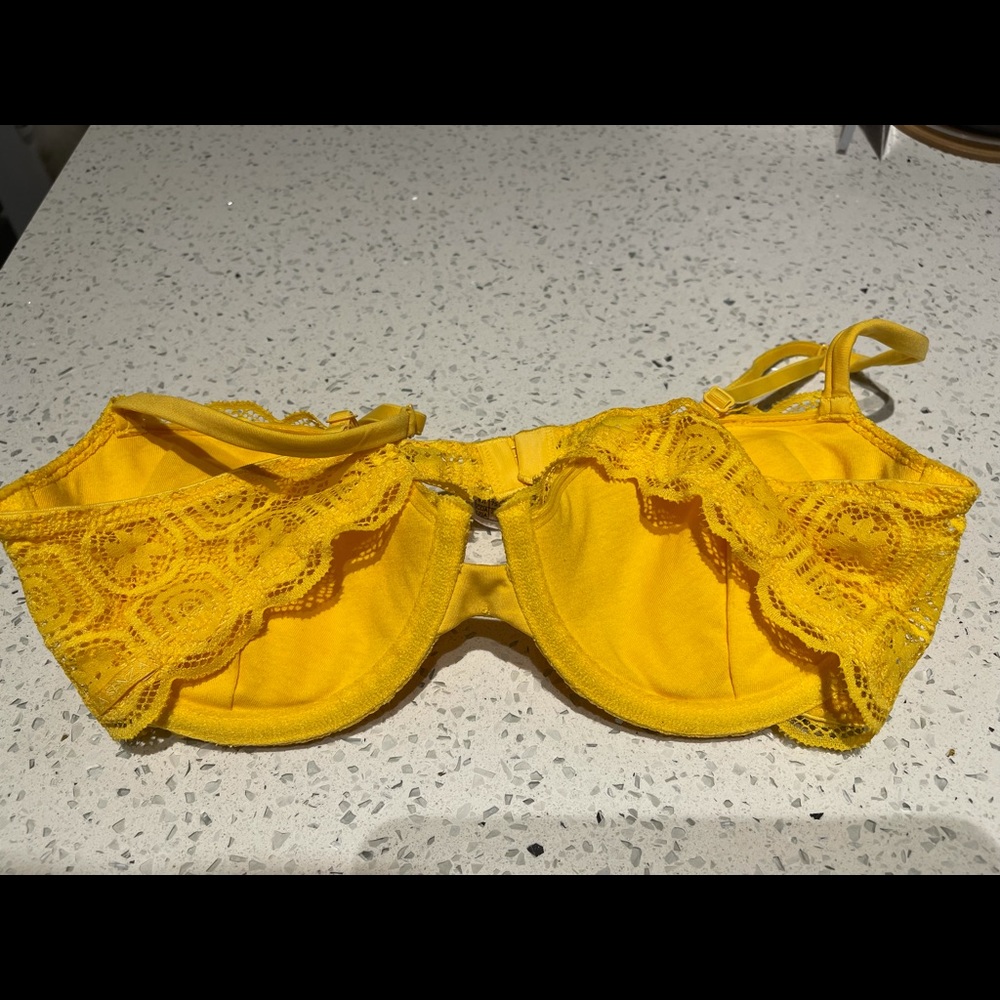 Yellow Lace Bra - Picture 2 of 3
